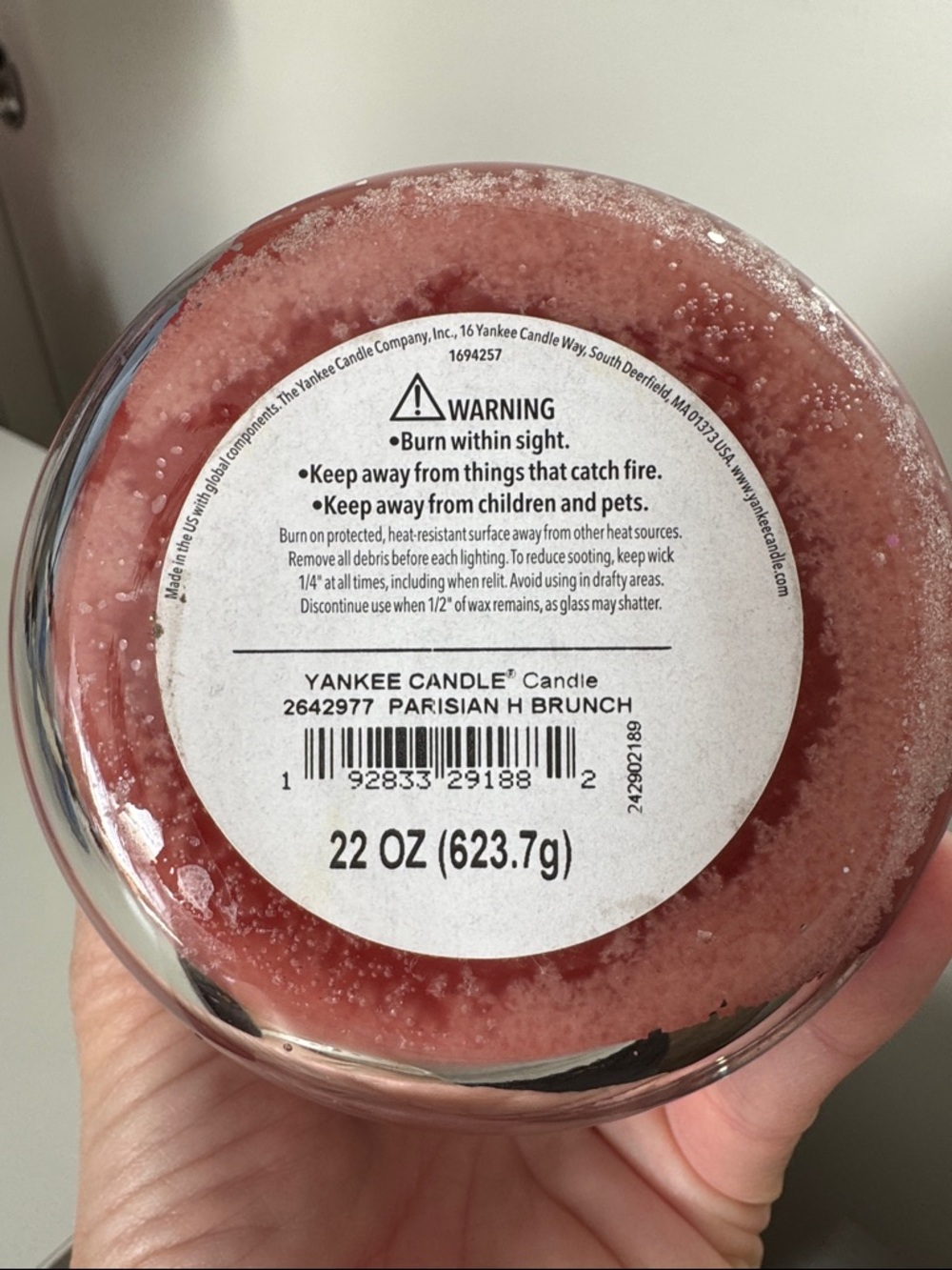 Yankee Candle Parisian Holiday Brunch Candle - Picture 2 of 4